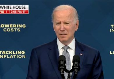 Biden Displaying A “Chaotic Hair” Gets Into Brutal Fight With Teleprompter On Live TV— Teleprompter Remains UNDEFEATED (Video)